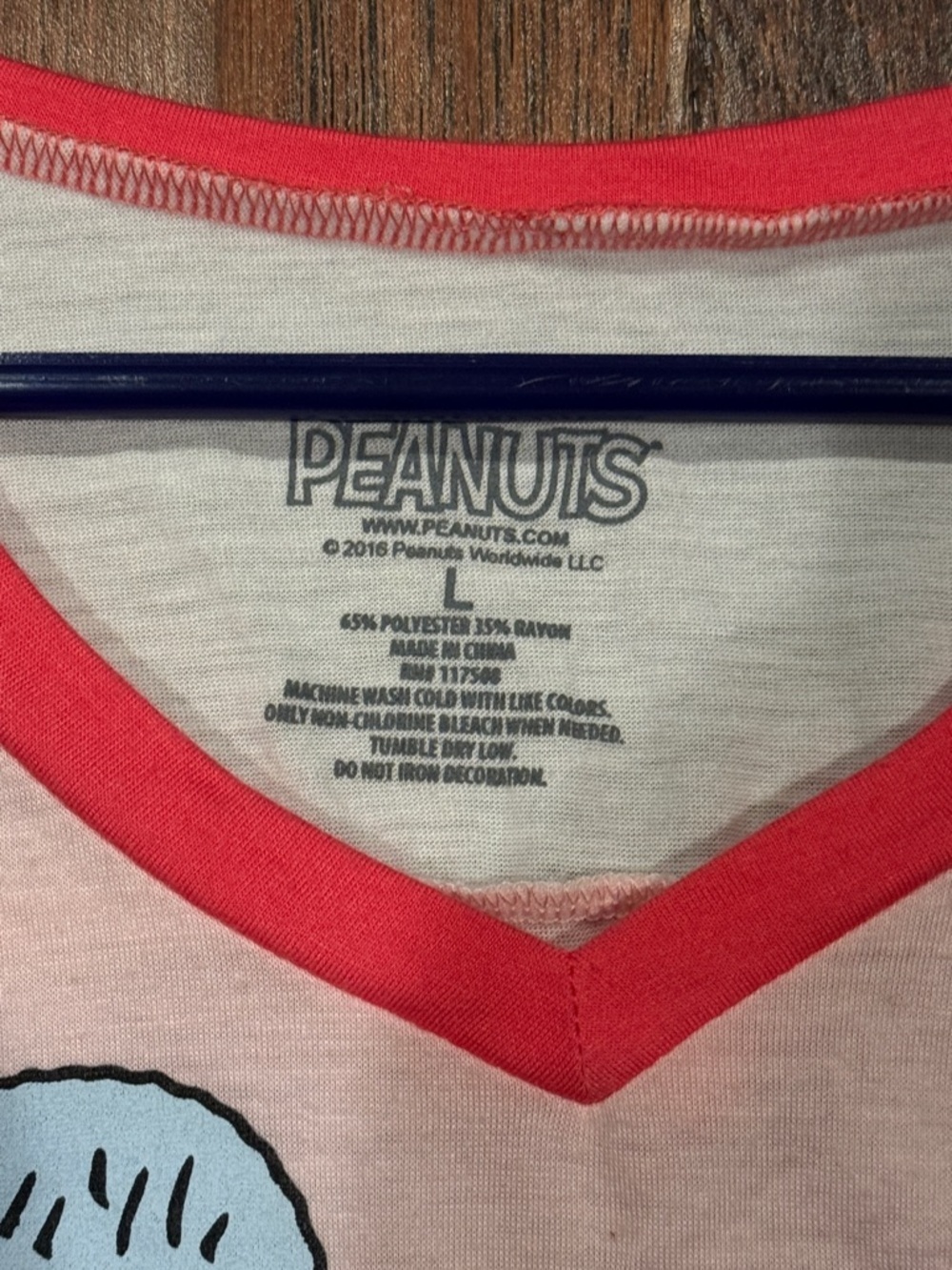 Size Large Peanuts Squad Goals Pink & White V‑Neck Tee - Picture 4 of 6
